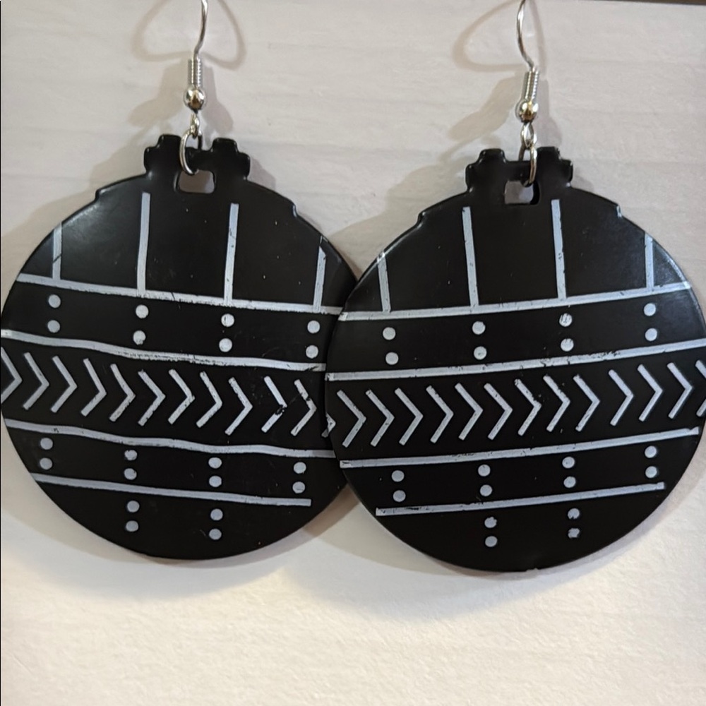 Black and White Geometric Earrings (Nickel Free)